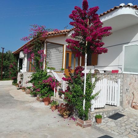 Denni'S Home Sarandë Buitenkant foto