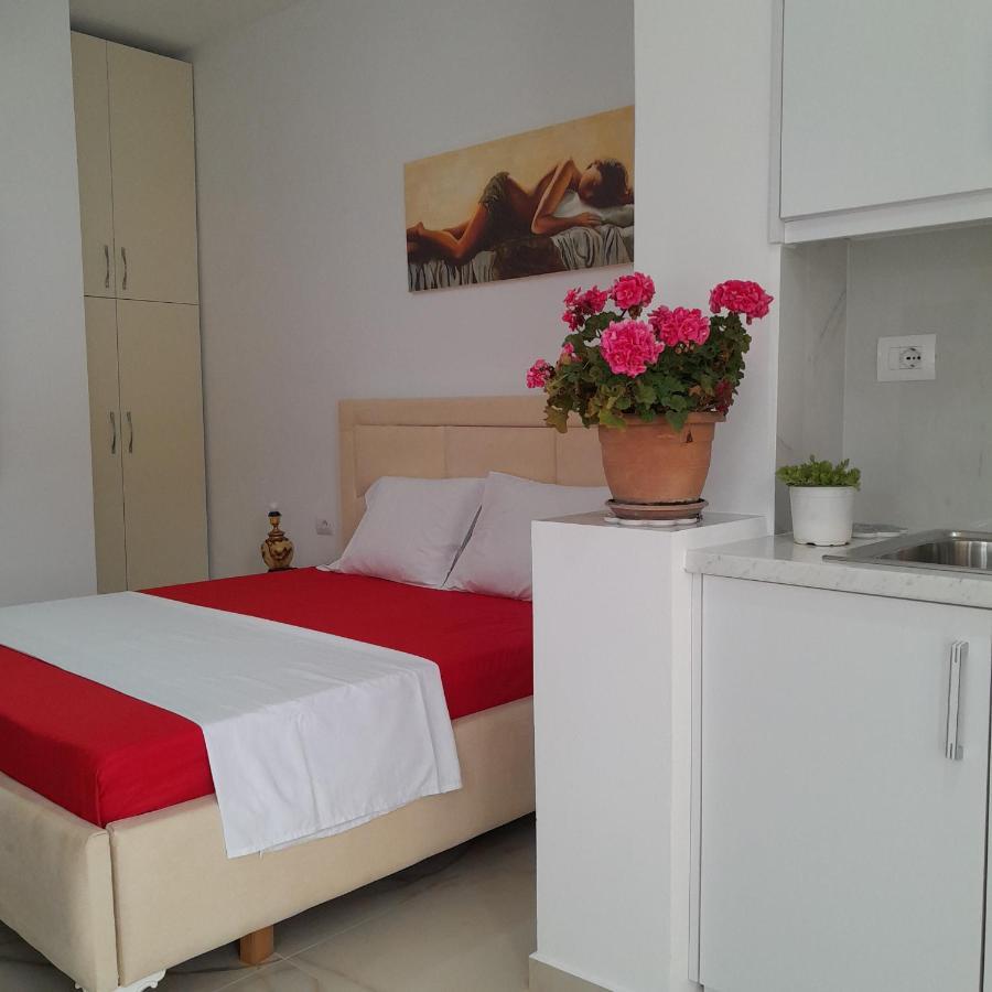 Denni'S Home Sarandë Buitenkant foto