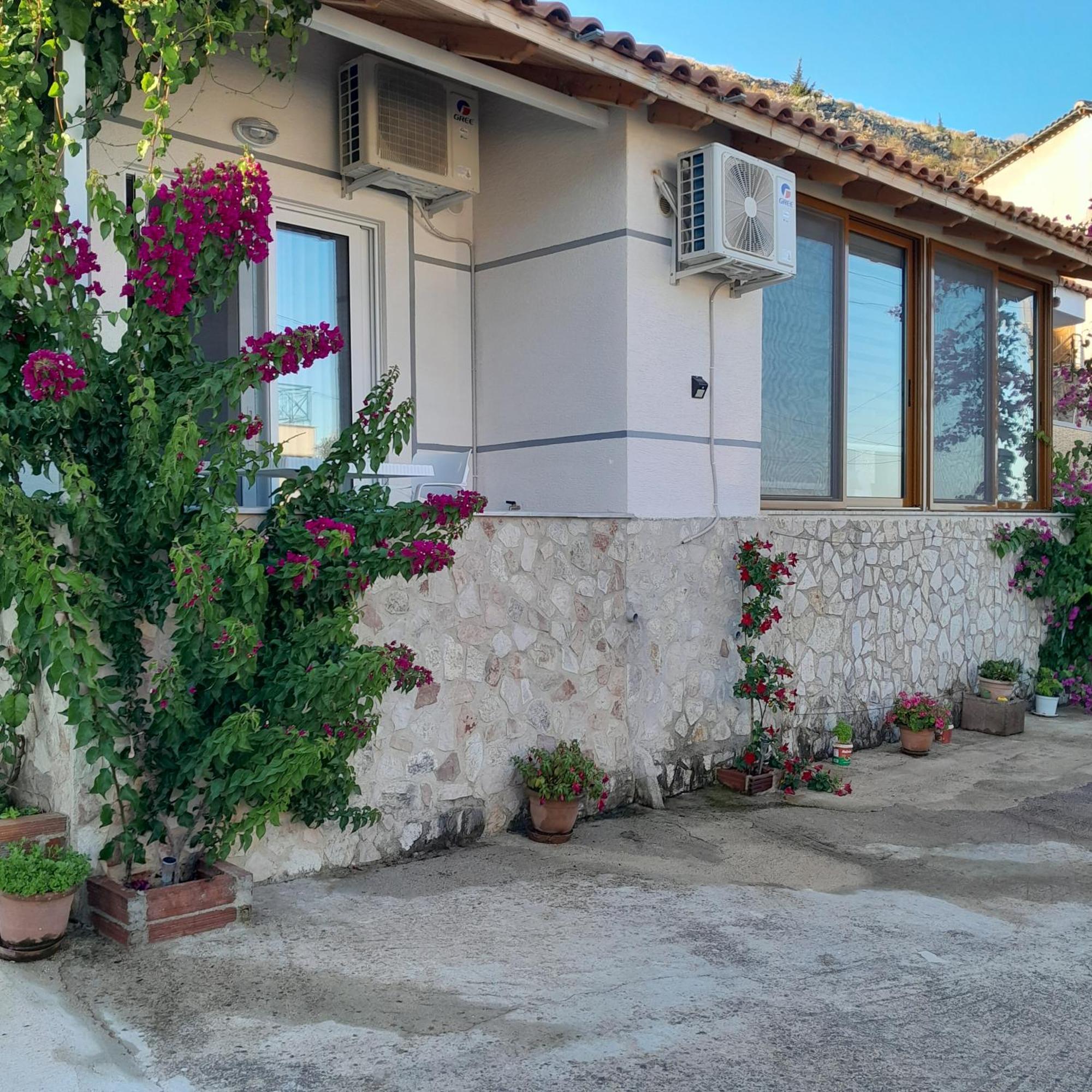 Denni'S Home Sarandë Buitenkant foto